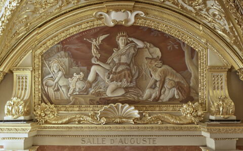 Dessus de niche : L'Empire romain.