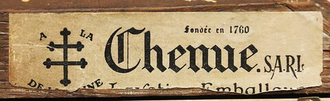 Une femme occupée à cacheter une lettre, image 3/6
