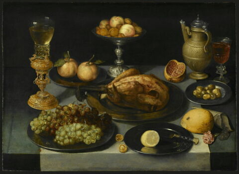 Mets, fruits et verre sur une table, image 18/19