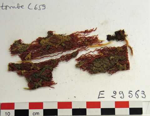 bande décorative d'habillement ; fragments, image 2/2