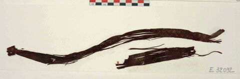 bande décorative d'habillement ; fragments, image 2/2