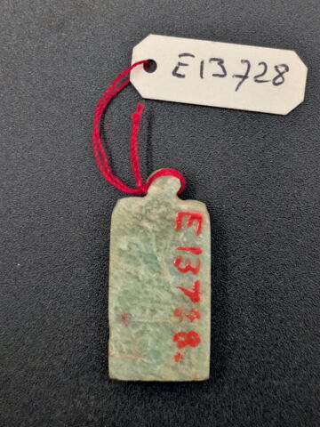 amulette ; plaquette, image 2/2