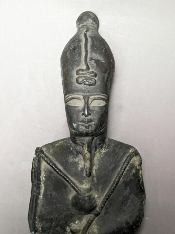 statuette, image 7/8