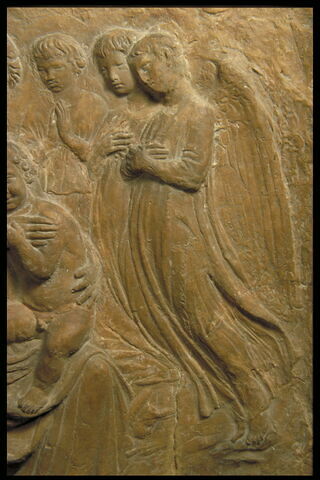 La Vierge assise tenant l'Enfant nu sur le genou gauche entourée par six anges volants, image 5/5