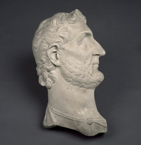 Antonin le Pieux (?) tête nue et barbue à droite, image 2/2