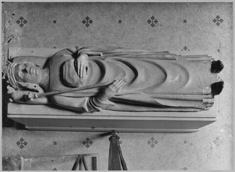 Charles V roi de France (+ 1380) tenant le sac contenant ses entrailles, image 14/14