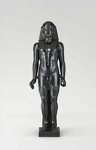 Figure d'homme de style égyptien