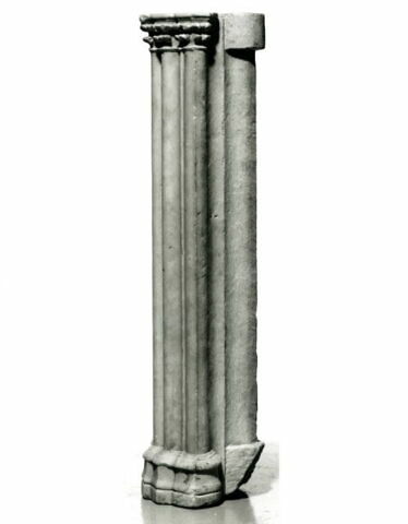 Support formé de colonnettes et d'un décor de fleurs de lys, image 6/8