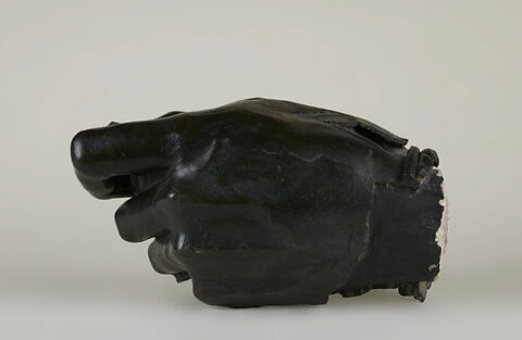 Fragments de la statue équestre de Henri IV : main gauche, image 2/10