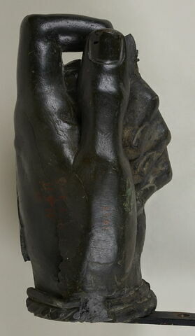 Fragments de la statue équestre de Henri IV : main gauche, image 4/10