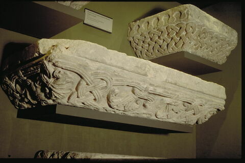 Tailloir décoré d'entrelacs et de palmettes, image 7/9