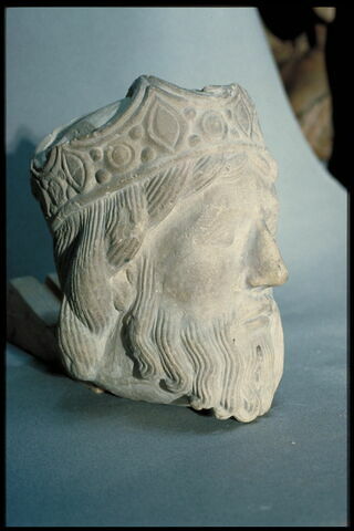 Tête d'homme couronné, image 8/10