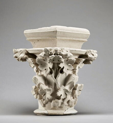 Chapiteau décoré de feuilles de vigne vierge, image 7/12