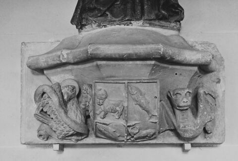 Console aux armes de Luis Sorell I de Ixar(1496-1571) et de son épouse Elena Boil entourées de l'aigle, symbole de l'évangéliste saint Jean, et d'un dragon, image 6/6