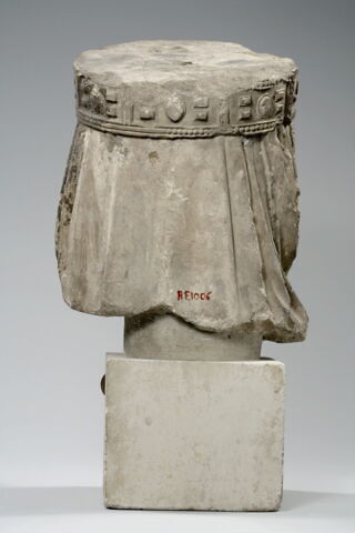 Tête de Vierge voilée et couronnée, image 10/15