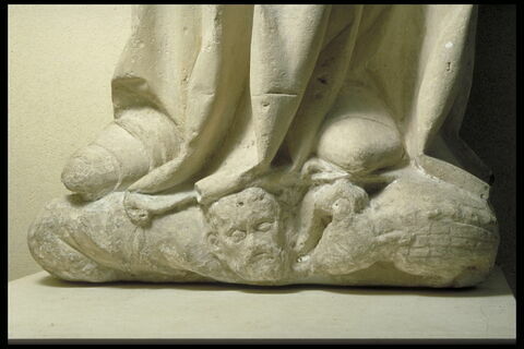 La Vierge portant l'Enfant, debout sur l'aspic et sur le basilic, image 3/6