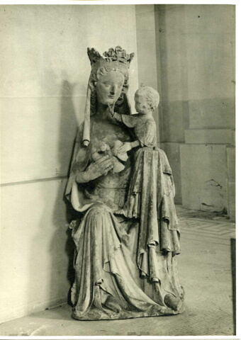 La Vierge assise tenant l'Enfant debout sur son genou, image 13/14