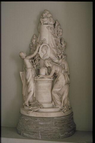 Monument à la mémoire de Madame Favart (1727-1772) comédienne, image 1/1