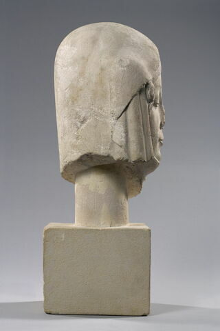Tête de femme aux yeux clos, image 7/11