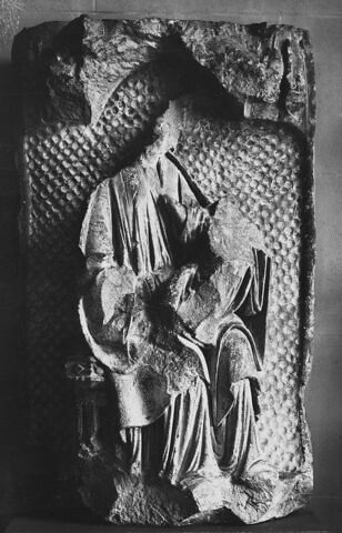 La Vierge assise et l'Enfant présentés sous un dais, image 4/4