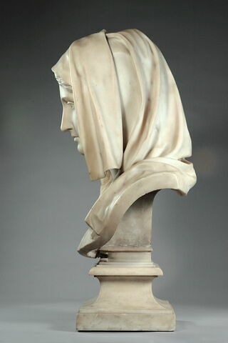 Vestale, image 4/11