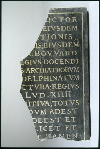 Fragment d'épitaphe latine