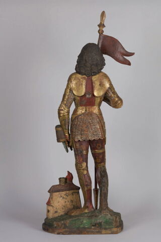 Saint Florian tenant un fanion, image 3/9