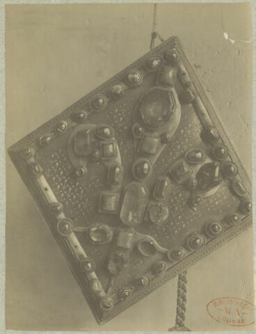 Fermail orné d'une fleur de lis, image 6/6
