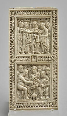 Plaque de reliure du psautier de Dagulf : saint Jérôme corrigeant le texte des Psaumes