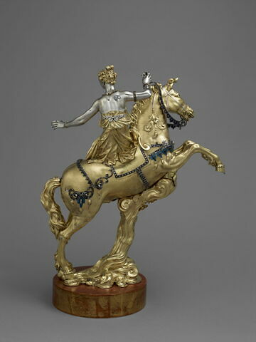 Statue féminine équestre servant d'aiguière : Clélie sur son cheval, image 7/9