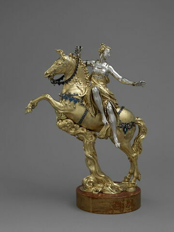 Statue féminine équestre servant d'aiguière : Clélie sur son cheval, image 1/9