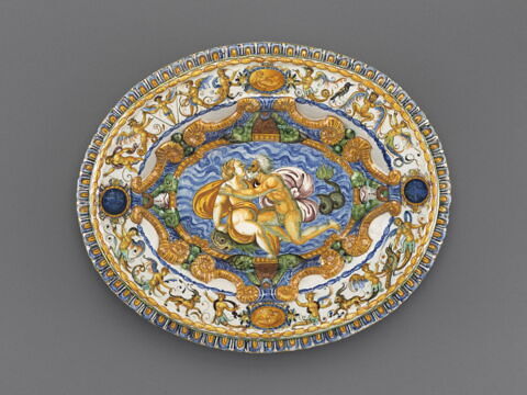 Plat ovale : Neptune et Amphitrite