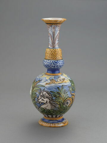 Vase sphérique polychrome à long col, scène marine : Neptune enfant, un amour et des chevaux marins, image 3/3