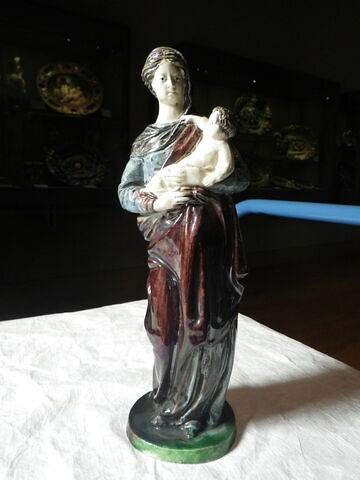 Statuette : Vierge à l'Enfant, image 1/5