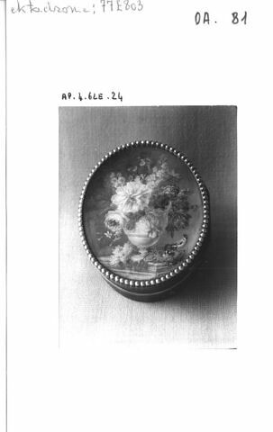 Tabatière ovale, image 2/2