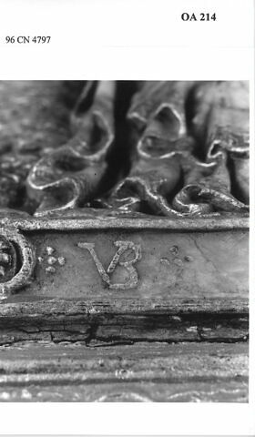 Bas-relief dans un cadre doré : Notre-Dame des Sept-Douleurs, image 2/3