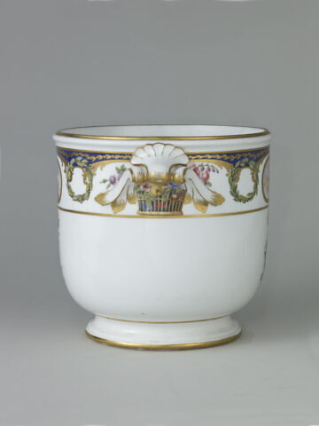 Seau à demi-bouteille ordinaire d'un service offert par Louis XV à Marie-Caroline de Naples (Charlotte-Louise), image 3/12