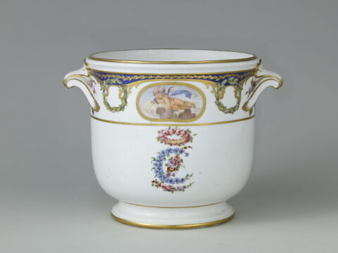 Seau à demi-bouteille ordinaire d'un service offert par Louis XV à Marie-Caroline de Naples (Charlotte-Louise), image 4/12