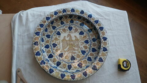 Grand plat rond : armoiries, image 3/6