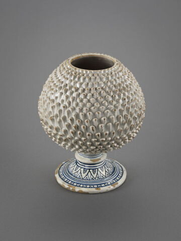 Vase en forme de pomme de pin, image 2/3