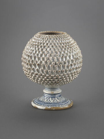 Vase en forme de pomme de pin, image 3/3
