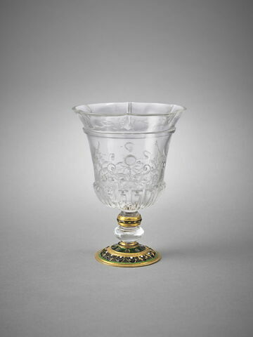 Vase, image 2/4