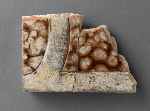 Fragment de plaque : décor jaspé (cf. OA 2501)