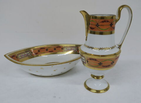 Pot à eau et cuvette