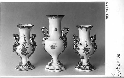 Garniture de trois vases Duplessis (avec OA 6240 A à OA 6240 C), image 1/4