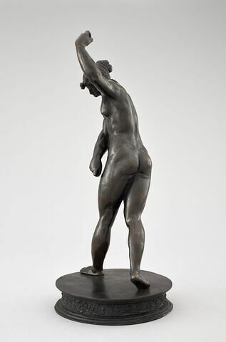 Statuette : femme marchant, image 4/6