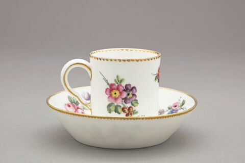 Tasse litron et soucoupe, d'un ensemble de cinq (TH 1322 à 1326), image 5/6