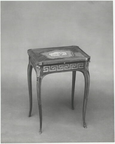 Table, image 4/6