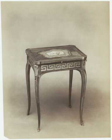 Table, image 6/6