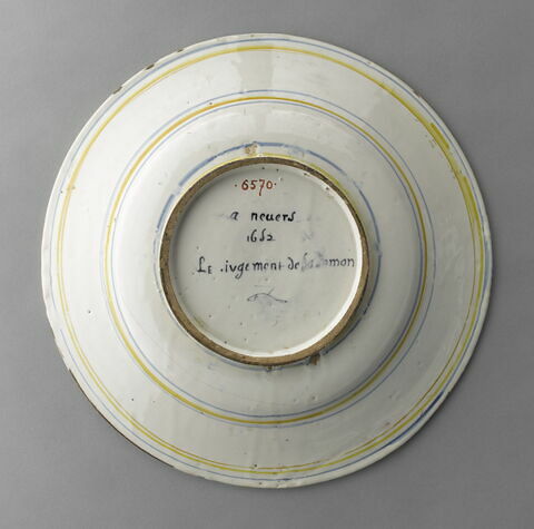 Plat circulaire : Le Jugement de Salomon, image 2/5